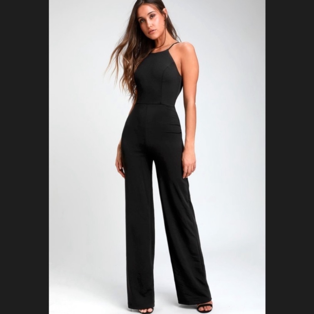Lulu’s Black Halter Jumpsuit/ Size: Small